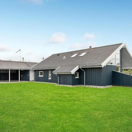 Stunning In With 3 Bedrooms And Internet * Jerup